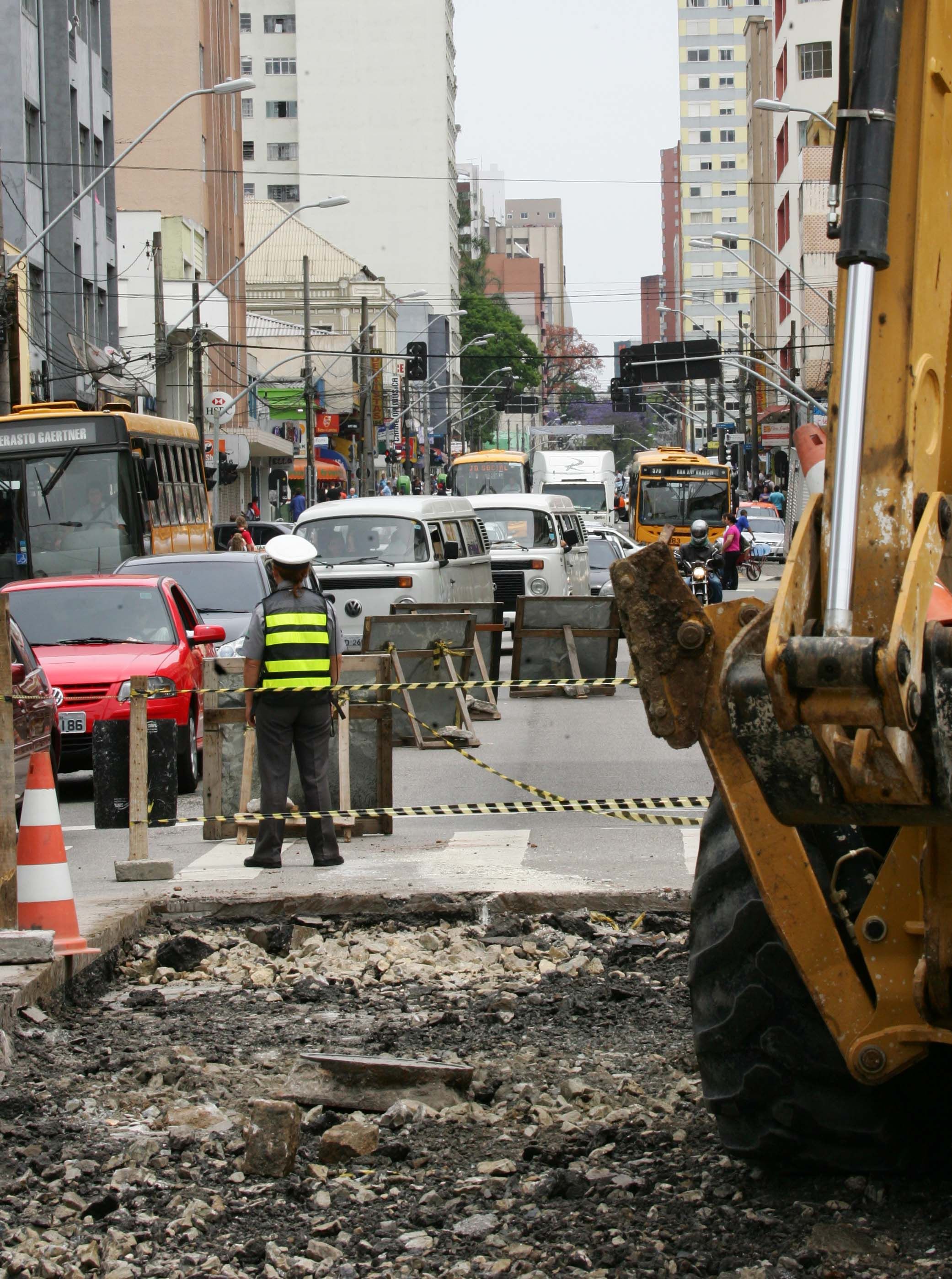 Obras provocaram bloqueios que deixaram o trânsito complicado nas ruas centrais | Priscila Forone/Gazeta do Povo
