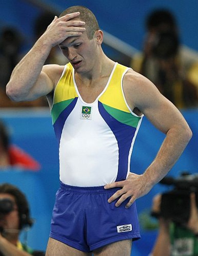 Diego Hipólito após a queda que acabou com seu sonho de medalha olímpica |
