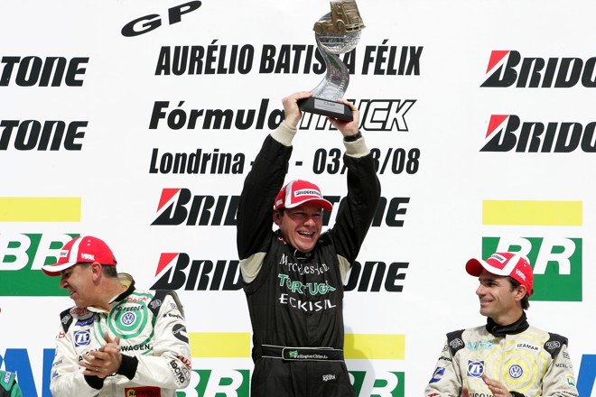 Após três anos sem vencer uma prova sequer, Wellington Cirino voltou a ganhar em 2008 e lidera campeonato |