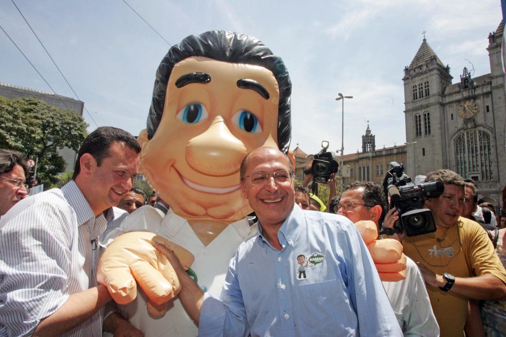 Kassab e Alckmin saíram juntos às ruas do centro de São Paulo para celebrar a adesão do tucano à campanha do prefeito | Felipe Araújo/AE