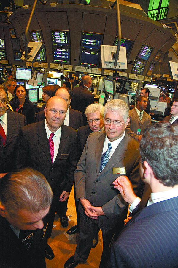 Roberto Requião e comitiva na Bolsa de Nova Iorque, no ano passado | SECS