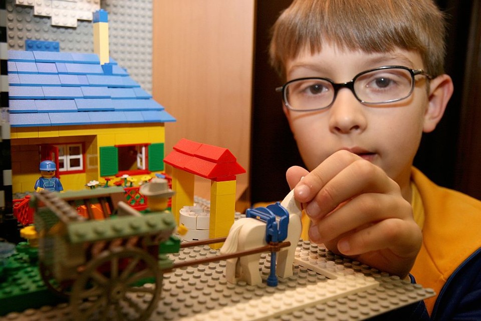 Brinquedo leva menino a campeonato na Dinamarca Igor , que brinca com Lego desde os 2 anos de idade, disputa o título mundial amanhã, em Billund | Soraia Sakamoto/Gazeta do Povo