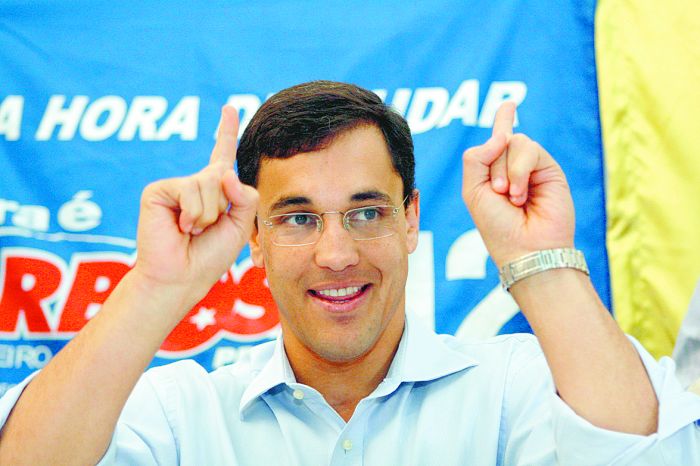 Barbosa Neto, no último dia, está liberado para pedir voto para Belinati na tevê e rádio | Roberto Custódio/Jornal de Londrina