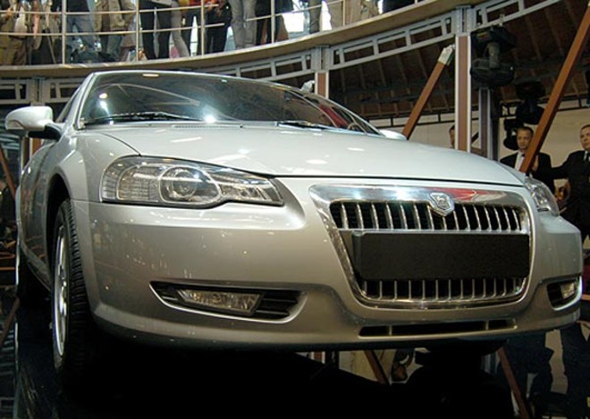 Sedã russo Volga é outro destaque de vendas |