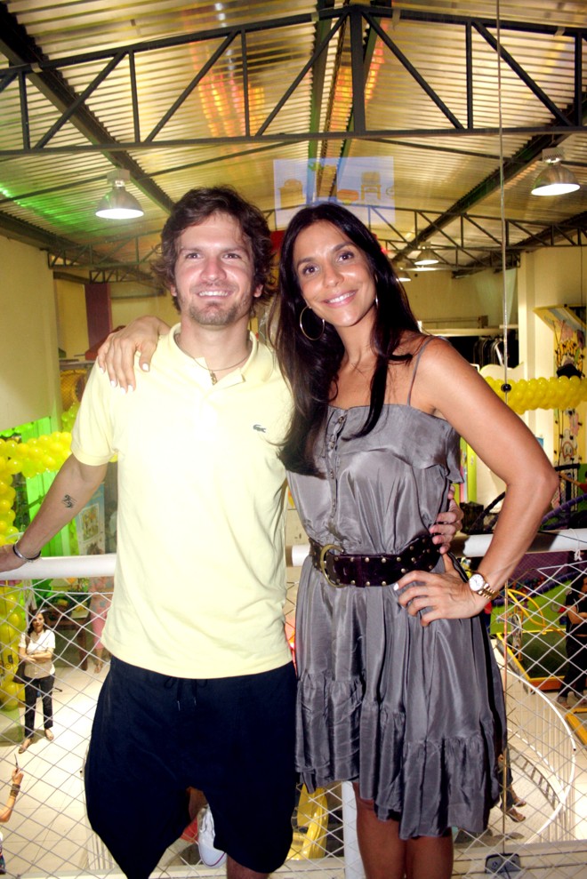 Saulo e Ivete apresentam álbum infantil 