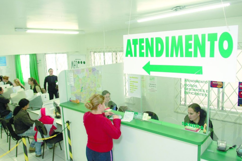 Balcão da MedPrev, pioneira dos serviços de saúde popular em Curitiba: preço baixo para não matar ninguém do coração | Daniel Derevecki/Gazeta do Povo