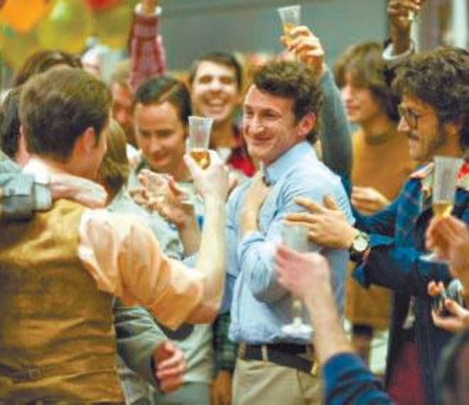 Sean Penn é Harvey Milk, o 