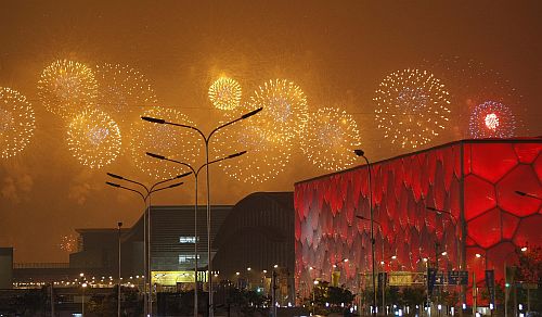 Os coloridos fogos de artifício marcam a abertura das Olimpíadas de Pequim | Jonathan Campos/Divulgação