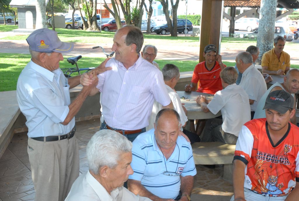 Arquimedes Ziroldo (PTB), o Bega (centro): prefeito em Pitangueiras e, agora, em Astorga | Divulgação