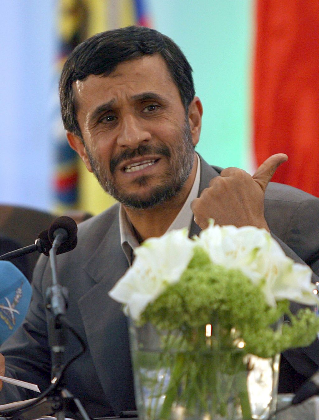 Ahmadinejad: exaustão o tirou de cena | Jamal Nasralliah/Efe