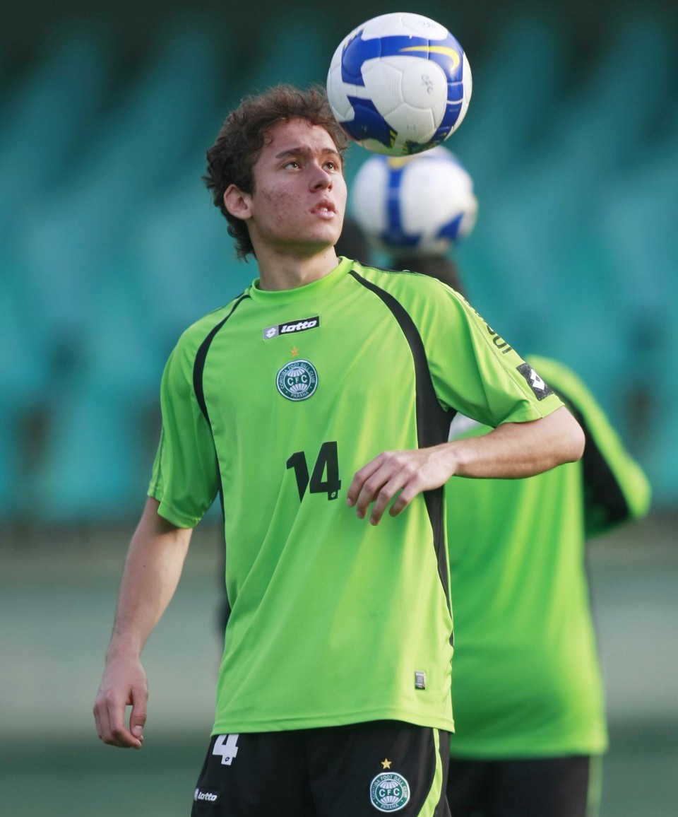 Keirrison vai para o Palmeiras, mas o Coritiba tenta mesmo é ficar com o lucro total da sua venda | Giuliano Gomes / Gazeta do Povo