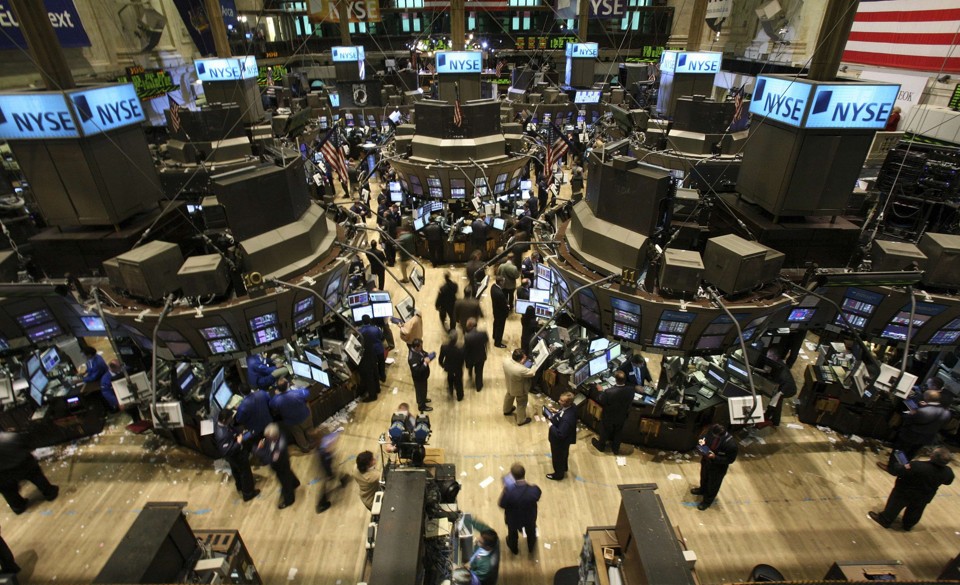 Ao fim do pregão da Bolsa de Nova York, o indíce Dow Jones teve desvalorização de 7,87% | Brendan McDermid / Reuters