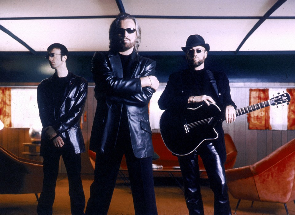 Procedimento de ressuscitação cardiopulmonar deve ocorrer em um ritmo de 100 vezes por minuto: refrão da música Stayin´ alive é de 103 batidas por minuto | Universal Records / Reuters