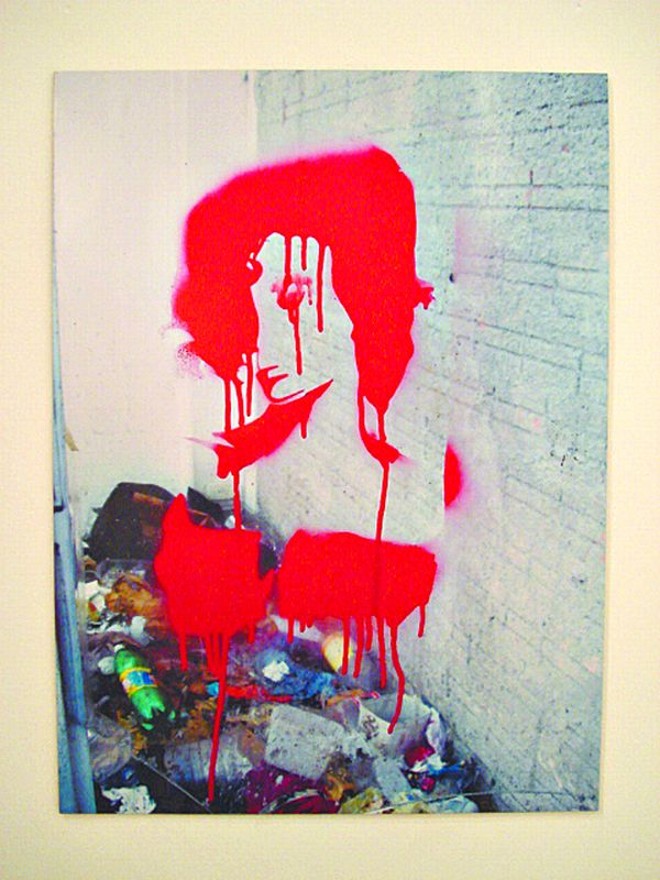 ...e Ana Paula Lopes compõem a exposição, que traz ainda obras de outros 72 artistas | 