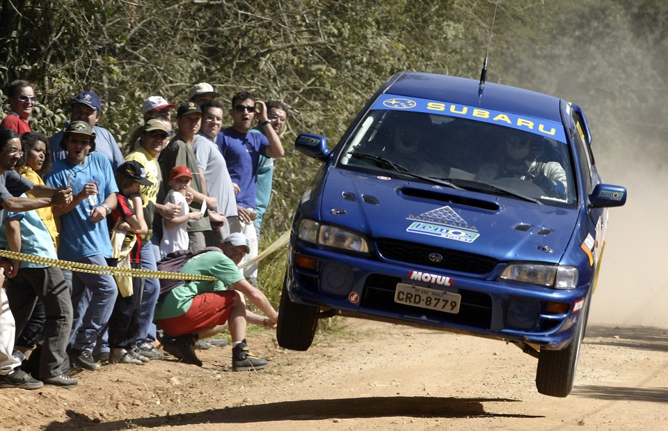 Pilotos de todo o Brasil levantam poeira no 28.º Rally da Graciosa Estradas de Campina Grande do Sul, Quatro Barras e Bocaiúva do Sul vão receber a edição 2008 do Rally da Graciosa | Daniel Castellano / Gazeta do Povo