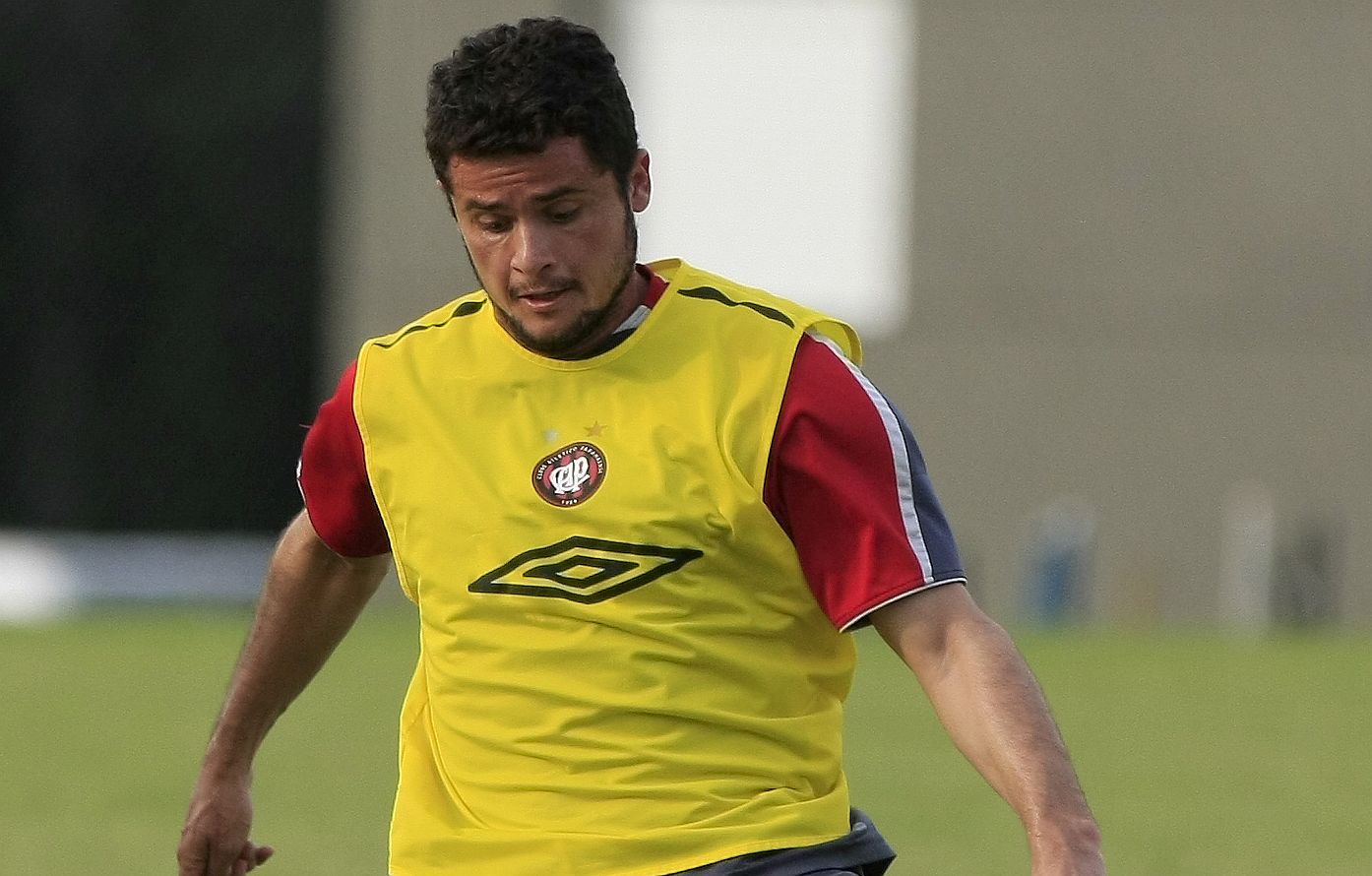 Zé Antônio é um das novidade do Furacão diante do Inter no Beira-Rio | Daniel Derevecki / Gazeta do Povo