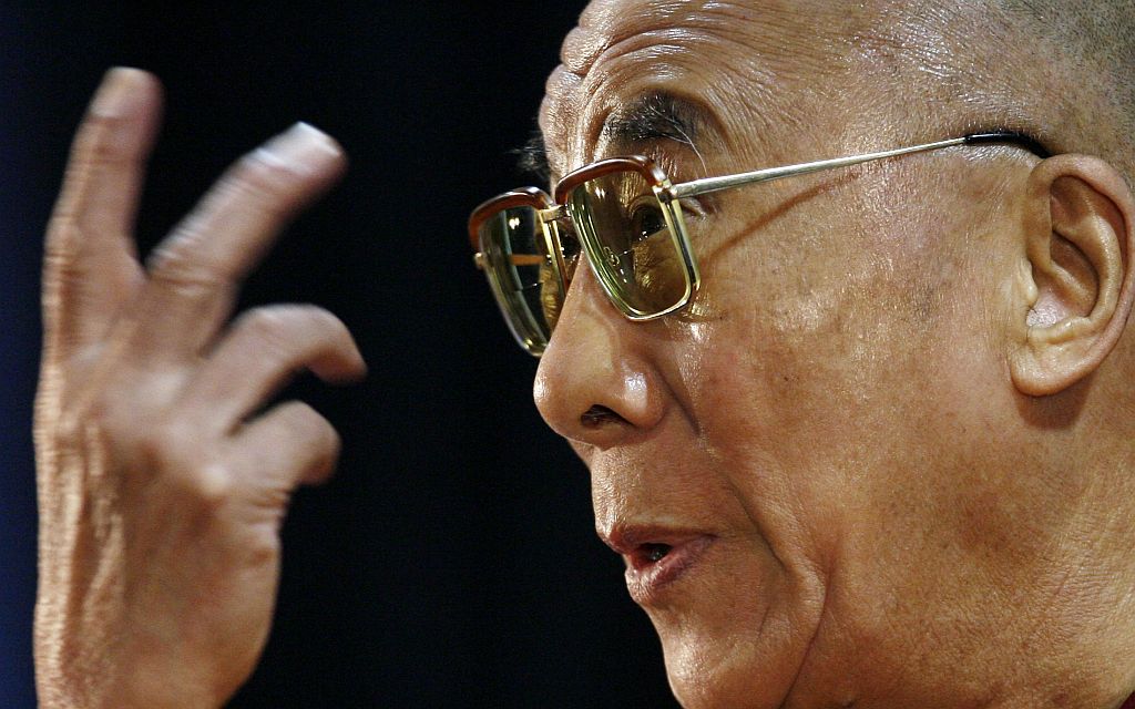 Discussões devem ocorrer apesar dos motins em Lhasa e de sabotagens durantes os Jogos Olímpicos de Pequim: dalai-lama demonstra desapontamento quanto ao progresso por autonomia ao Tibete | Daniel Munoz / Reuters