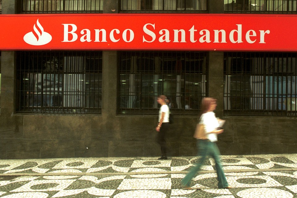 O banco informou que tem como meta cerca de 15 por cento de crescimento de receita anual no Brasil entre 2008 e 2010 | Theo Marques/Gazeta do Povo