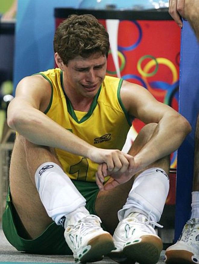 Bruno chora a derrota do Brasil para o EUA no vôlei |