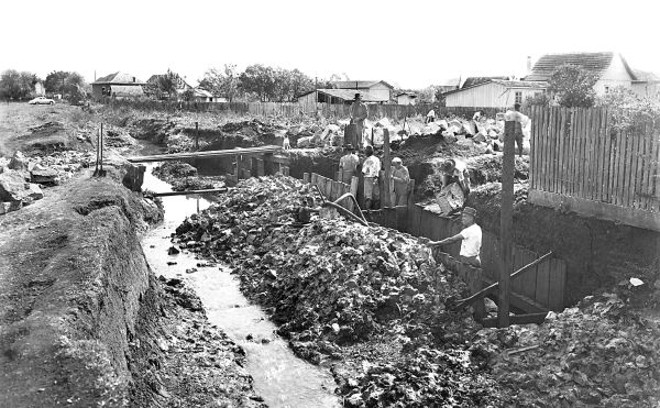 Canalização do Rio Água Verde em 1954 |