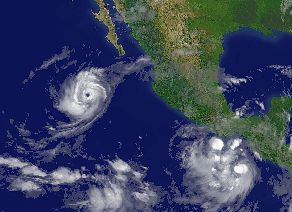 Imagem de satélite mostra Norbert a 660 quilômetros a sul-sudeste da península mexicana de Baja California | AFP PHOTO