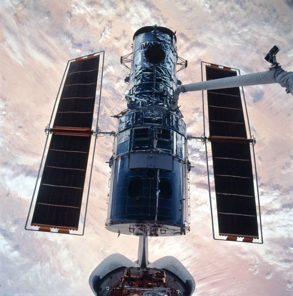 Engenheiros trocaram sistema de computadores do Hubble, mas anormalidades suspenderam retomada de observações | NASA / Reuters