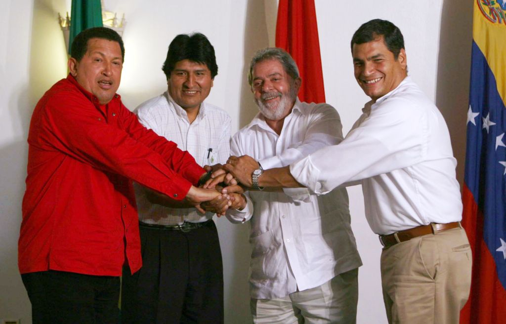 Os presidentes Hugo Chávez (Venezuela), Evo Morales (Bolívia), Lula e Rafael Correa (Equador), em encontro ontem, em Manaus | Ricardo Stuckert/Reuters