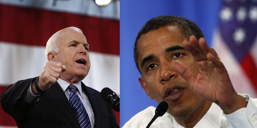 Tática de McCain é questionar o caráter e experiência do candidato democrata; Obama liga o republicano ao presidente Bush, alegando ser uma cópia | Carlos Barria / Jim Young / Reuters