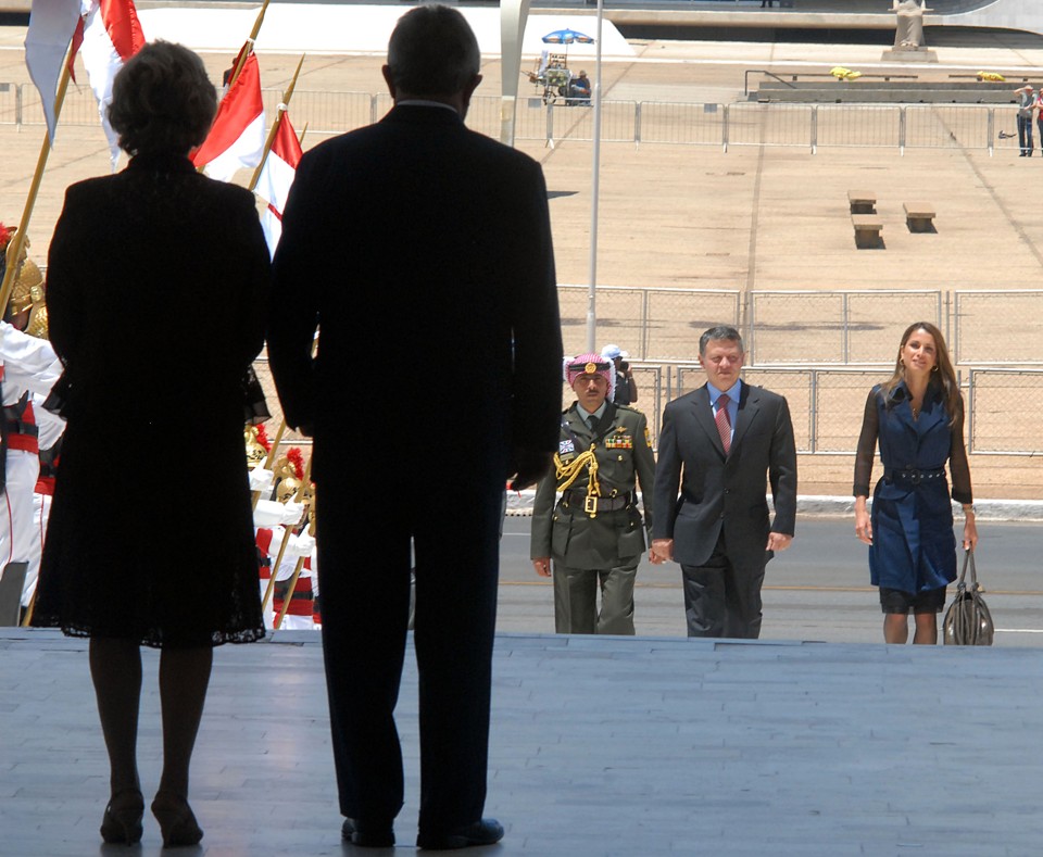 O presidente Luiz Inácio Lula da Silva e a primeira-dama Marisa Letícia recebem o rei da Jordânia, Abdullah II, e a rainha Rania | Marcello Casal Jr./ABr