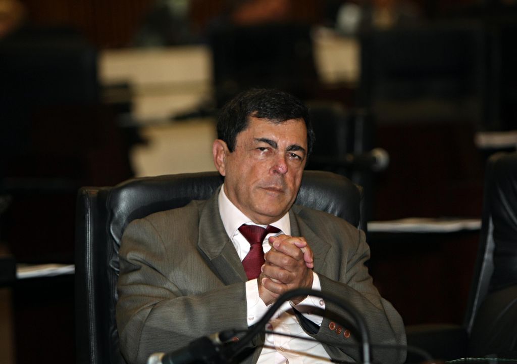 Belinati na sessão de quarta-feira na Assembléia, um dia após o TSE impugnar sua candidatura à prefeitura de Londrina: deputado estadual tenta reverter três condenações no STJ | Albari Rosa/Gazeta do Povo