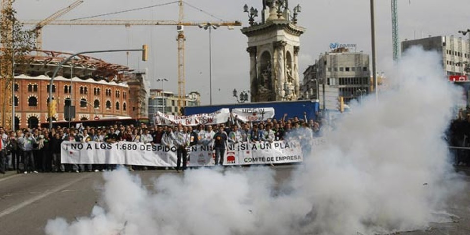 Trabalhadores da Nissan fazem protesto em Barcelona | Reuters