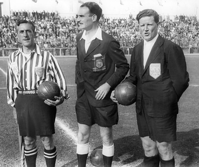 Juízes do jogo do Paraguai contra a Suécia |