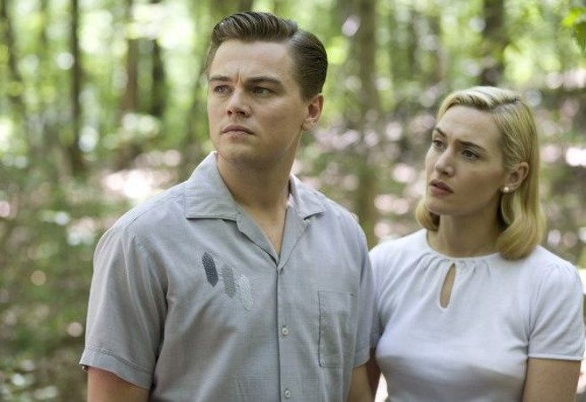 Leonardo DiCaprio e Kate Winslet em cena de Revolutionary Road |