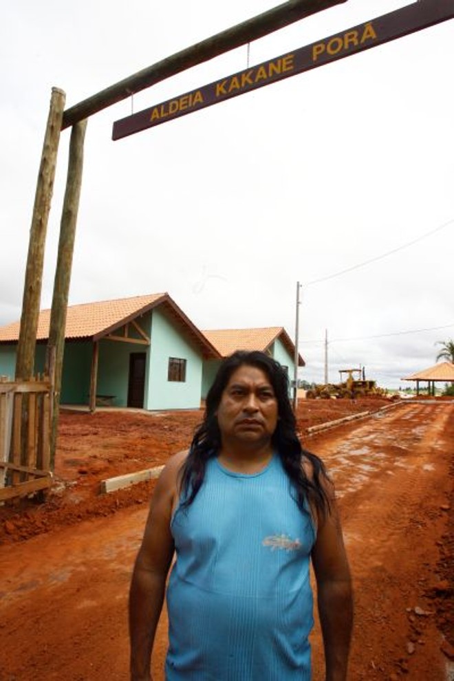 Kajer- Carlos, o Kajer, trabalhou na construção civil. Hoje, dedica-se à aldeia urbana. Em Kakané-Porã (foto), sonha criar um viveiro de mudas e fundar um centro turístico. Curitiba precisa ir até lá |