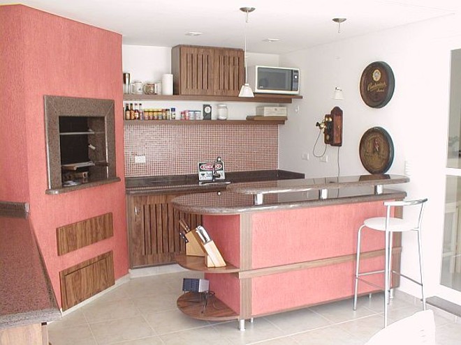 Modelo funcional com um balcão de apoio e a pia, projetado por Andrea Sano |