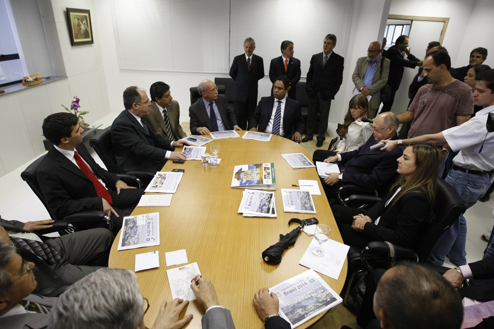 Após reuniões e muita conversa, prefeitura de Curitiba estima grandes investimentos para cidade receber Copa de 2014 | Rodolfo Bührer / Gazeta do Povo