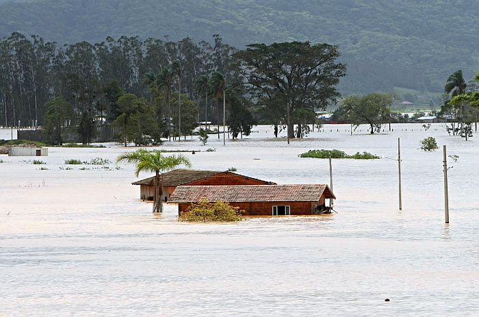 Vista de alagamento na cidade de Navegantes, em Santa Catarina | Albari Rosa/Gazeta do Povo