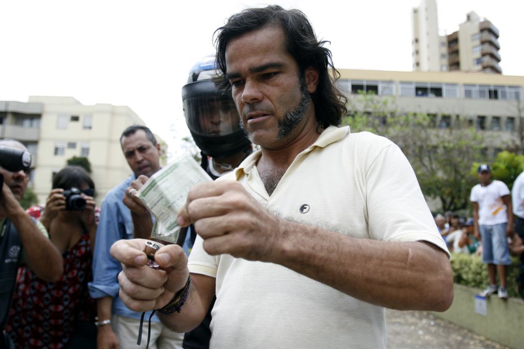 Londrinense pró-Belinati põe fogo no título eleitoral, após a decisão do TSE: situação inédita e confusa para a população | Roberto Custódio/Jornal de Londrina