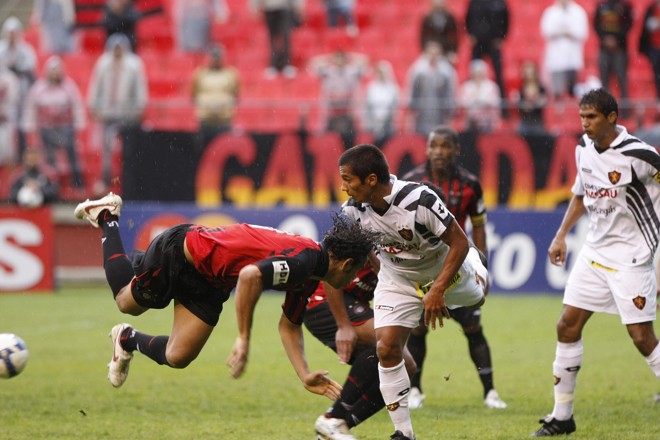 Jogo foi muito disputado, mas de baixo nível técnico | 