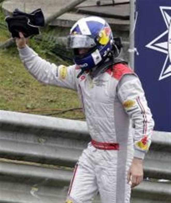 No mesmo acidente que Piquet, Couthard dá adeus à Fórmula 1. O piloto se aposentou ao final desta temporada |