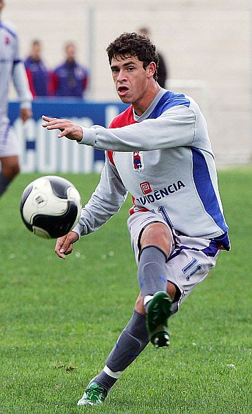 Negociado com a Traffic, o meia Giuliano pode fazer hoje, contra o CRB, o último jogo com a camisa tricolor na Vila Capanema. | Hedeson Alves/Gazeta do Povo