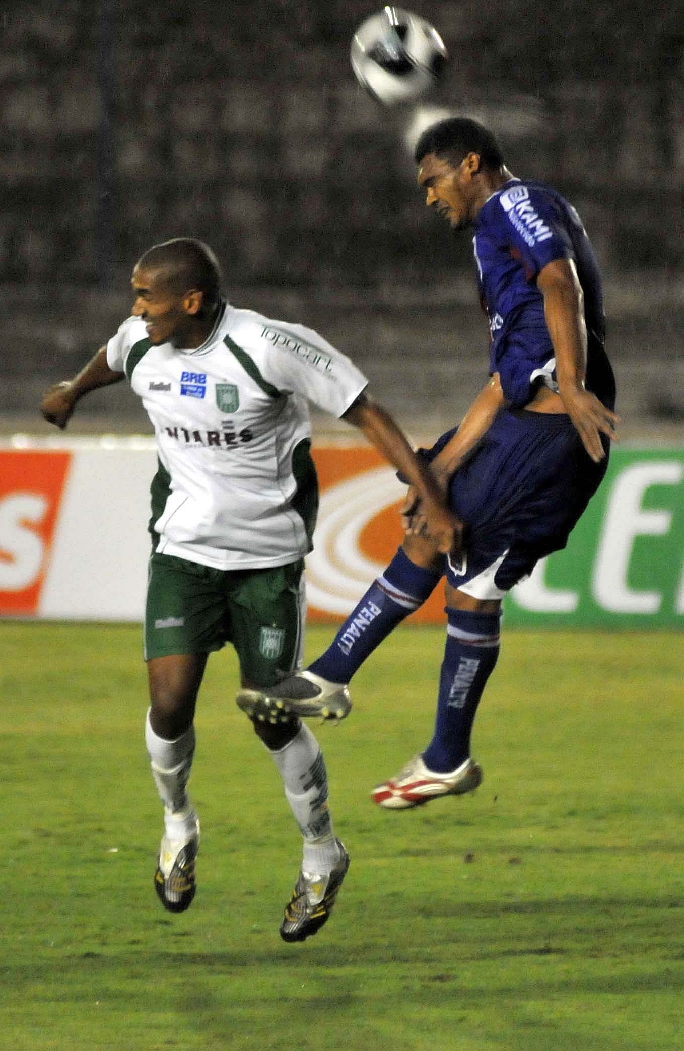 Paraná teve de suar muito a camisa para conseguir a vitória sobre o Gama no Mané Garrincha | Wesley Marcelino / Futura Press