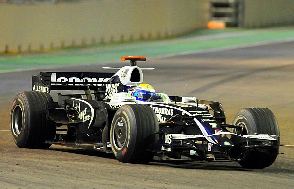 Nico Rosberg ameaça deixar Williams, caso carro não melhore | Roslan Rahman / AFP