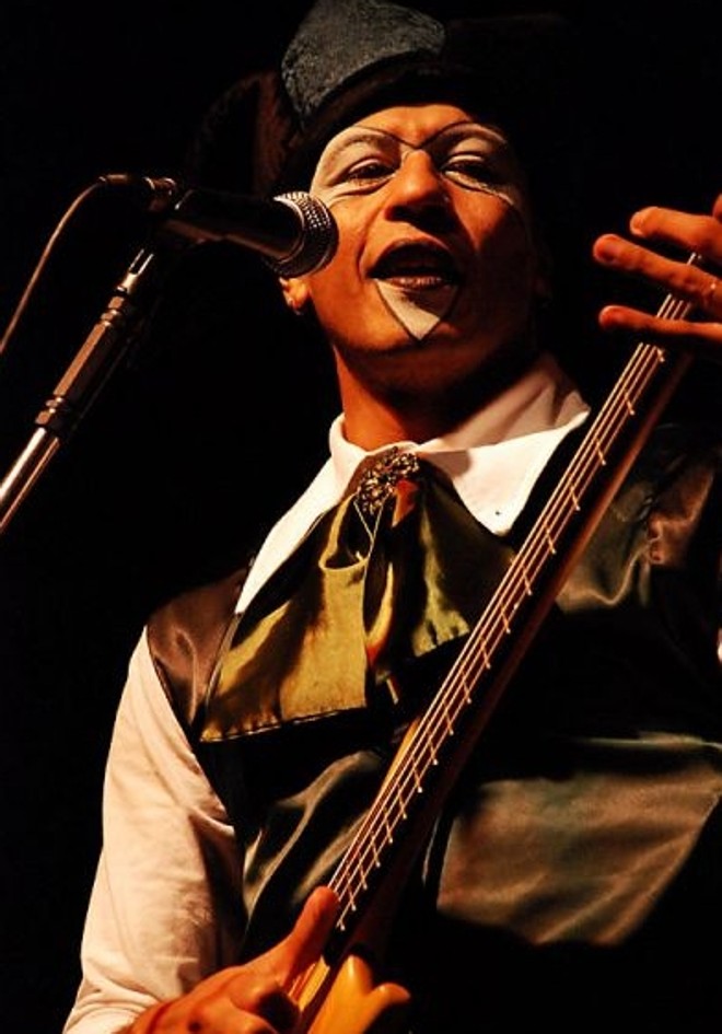 Membro da trupe do Teatro Mágico | 