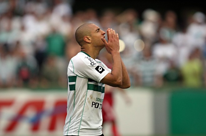 Sofrimento de Ariel representa a tarde pouco criativa do Coritiba no Alto da Glória | 