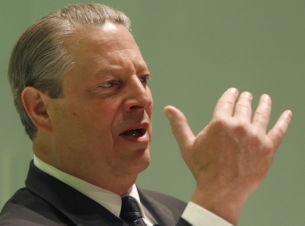 "Para todos os outros aspirantes ao cargo, sinto muito - esta é a uma verdade inconveniente", disse o articulista sobre Al Gore (foto) | Heinz-Peter Bader / Reuters