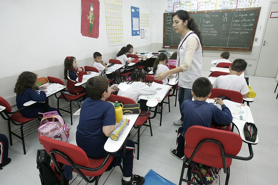 Na escola Cosmus, crianças que completam 6 anos até março de 2010 já podem entrar no 1.° ano em 2009 | Ivonaldo Alexandre/Gazeta do Povo