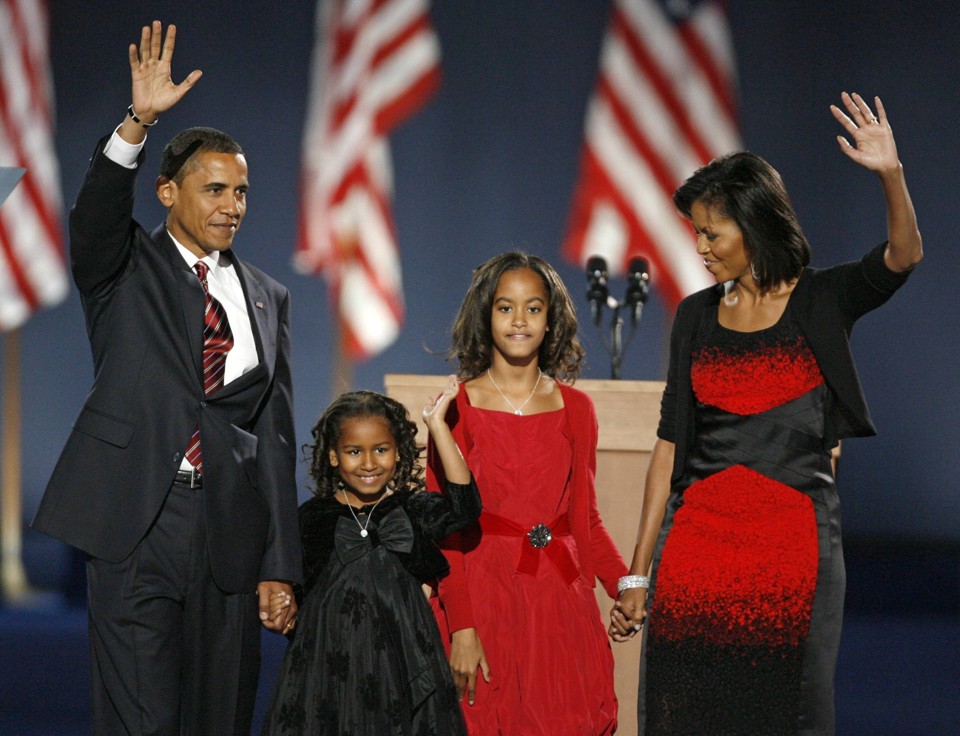 Obama e a família, em Chicago: será que a mandinga brasileira ajudou? | Jim Bourg / Reuters