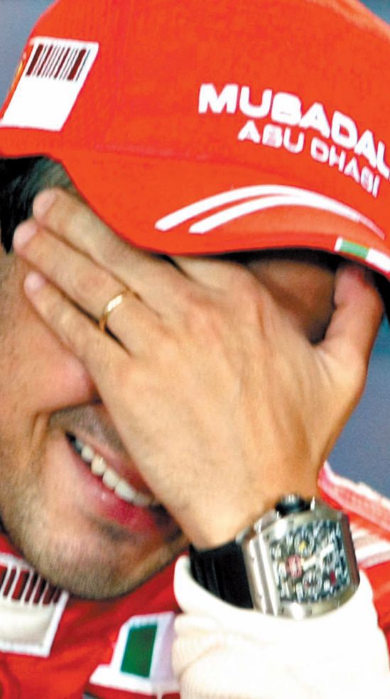 Felipe Massa não suportou a decepção de ter ficado com a mão na taça, e perdê-la | Rodrigo Paiva/ Reuters