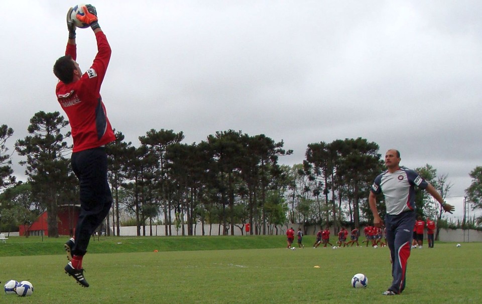 Galatto e Eduardo Bahia, durante treino no CT do Caju | Divulgação / CAP